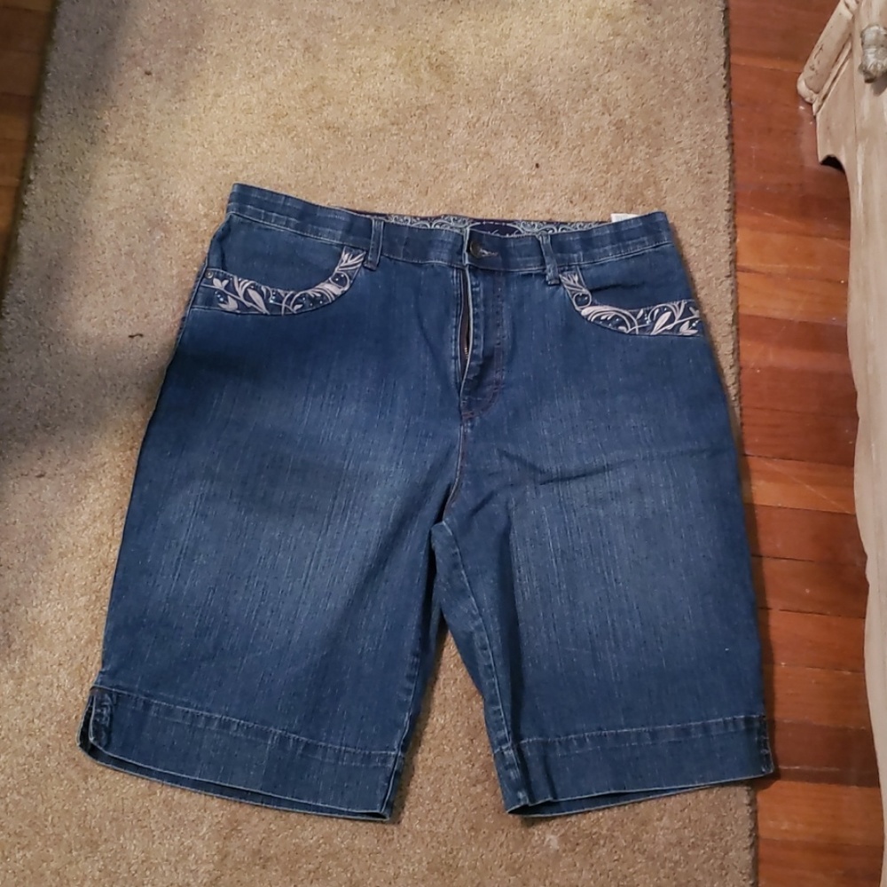 GV Jean shorts 14